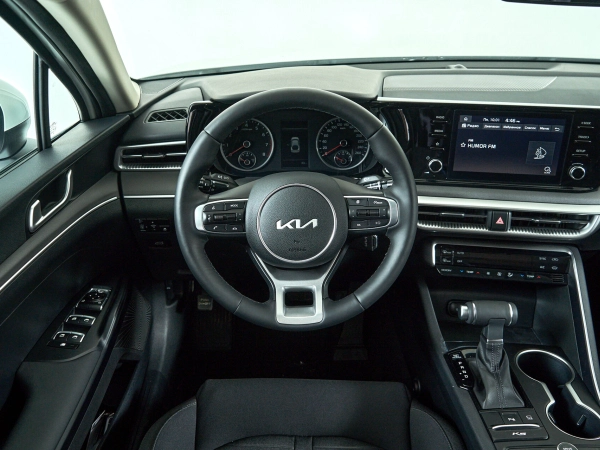 Kia K5, III фото №10