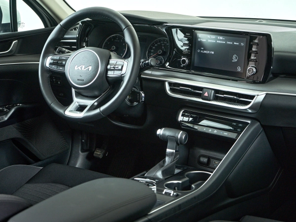 Kia K5, III фото №11