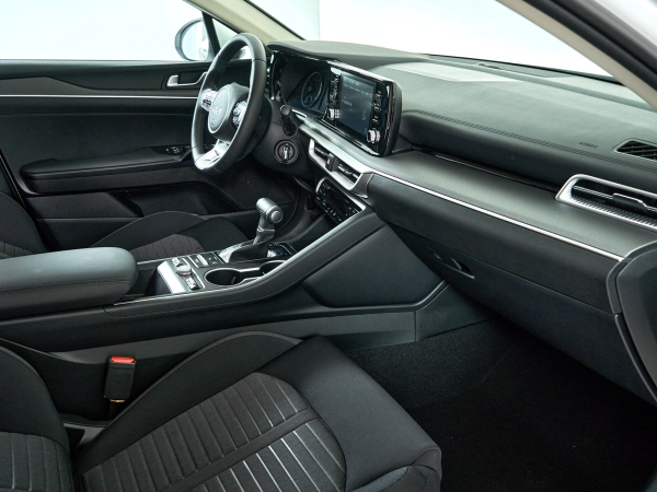 Kia K5, III фото №12