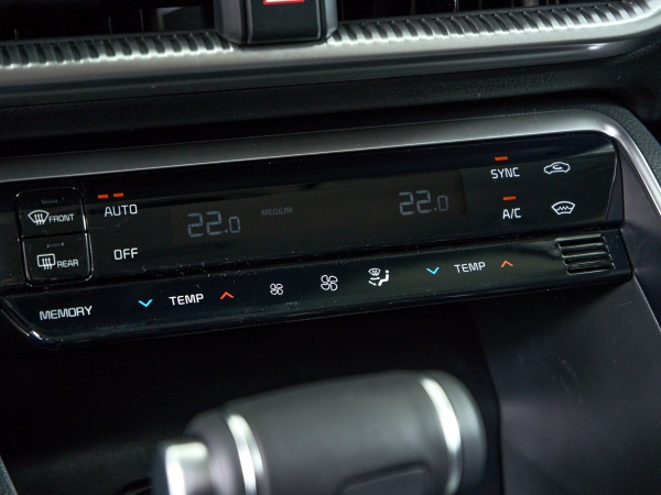 Kia K5, III фото №22