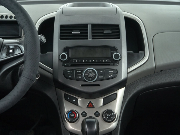 Chevrolet Aveo, II фото №8