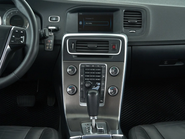 Volvo S60, II фото №9