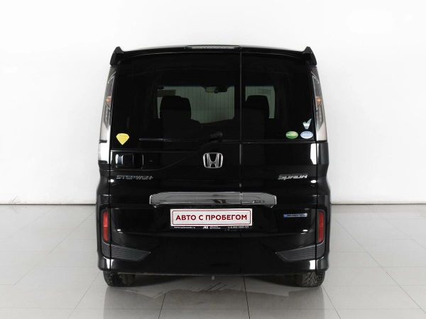 Honda Stepwgn, V Рестайлинг фото №4