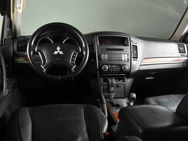 Mitsubishi Pajero, IV фото №6