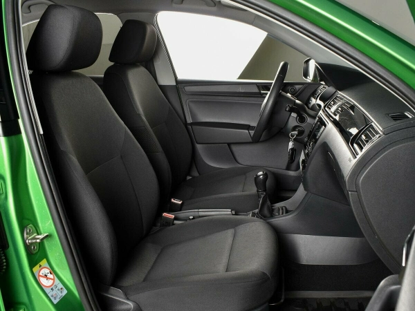 Skoda Rapid, I Рестайлинг фото №7