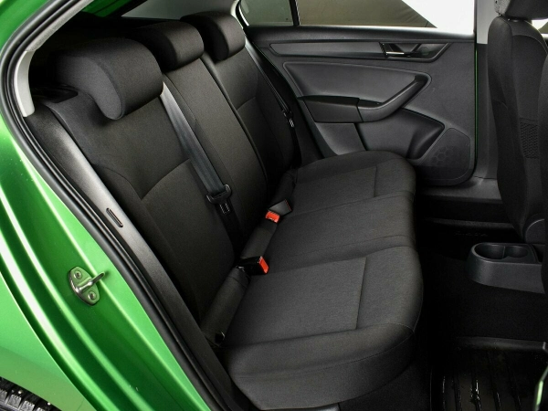 Skoda Rapid, I Рестайлинг фото №9