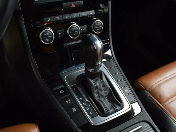Volkswagen Passat CC, I Рестайлинг фото №7
