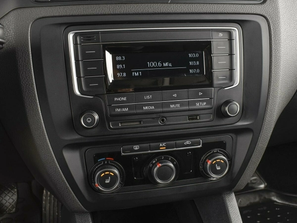 Volkswagen Jetta, VI Рестайлинг фото №9