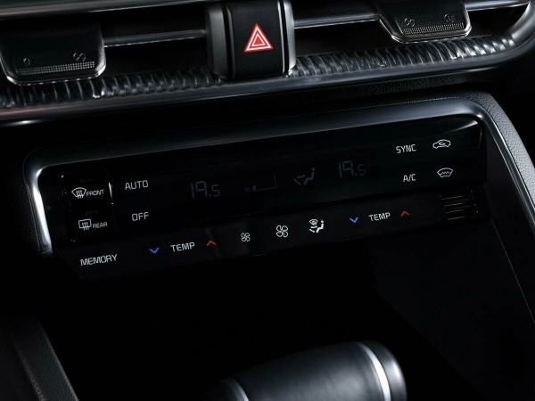 Kia K5, III фото №9