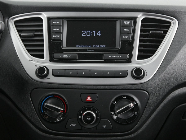 Hyundai Solaris, II фото №14