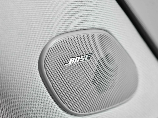 Cadillac SRX, II Рестайлинг фото №10