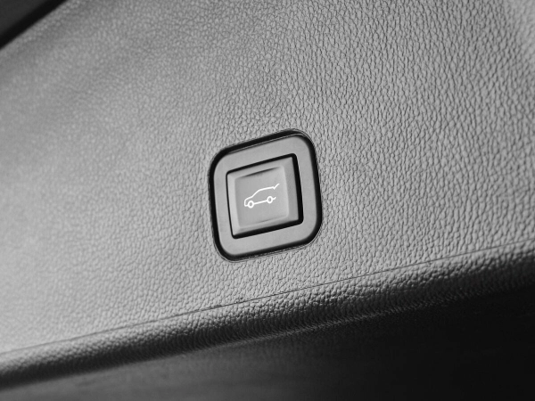 Cadillac SRX, II Рестайлинг фото №16