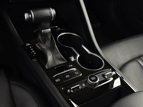 Kia K5, III фото №9