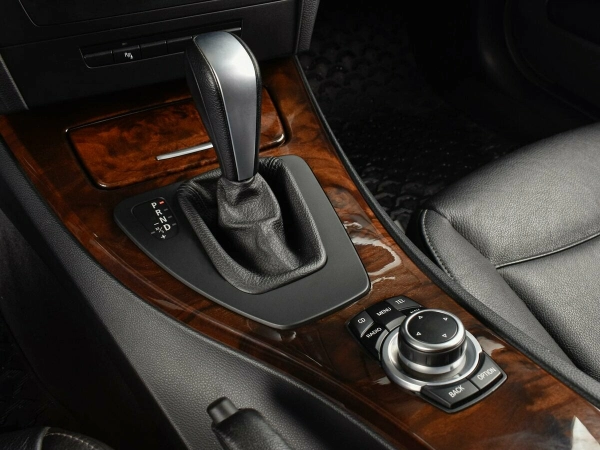 BMW 3 серии, V (E90/E91/E92/E93) Рестайлинг фото №8