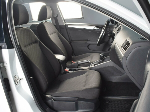 Volkswagen Jetta, VI Рестайлинг фото №7