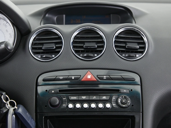 Peugeot 408, I фото №13