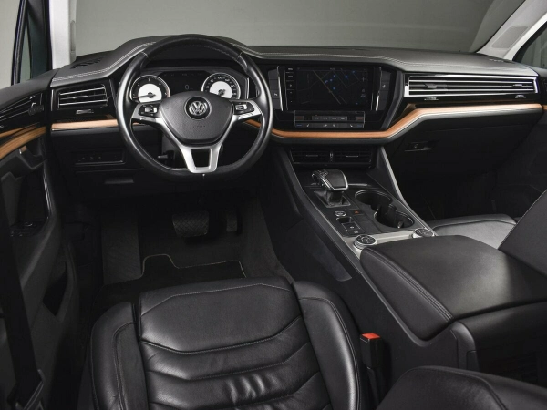 Volkswagen Touareg, III фото №6