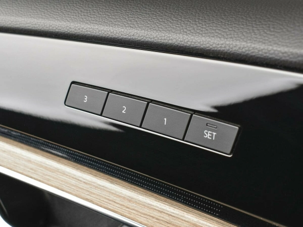 Volkswagen Touareg, III фото №8