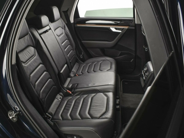 Volkswagen Touareg, III фото №9