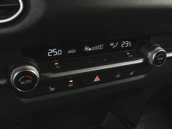 Mazda CX-30, I фото №9