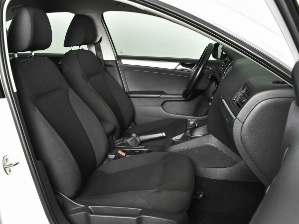 Volkswagen Jetta, VI Рестайлинг фото №7