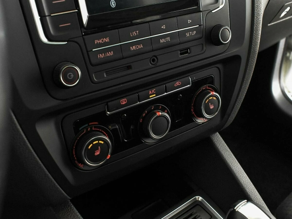 Volkswagen Jetta, VI Рестайлинг фото №8