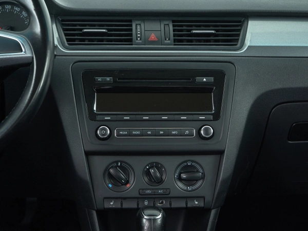 Skoda Rapid, I фото №9