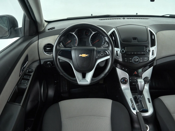 Chevrolet Cruze, I Рестайлинг фото №10
