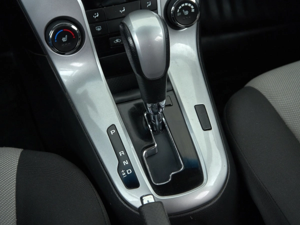 Chevrolet Cruze, I Рестайлинг фото №16