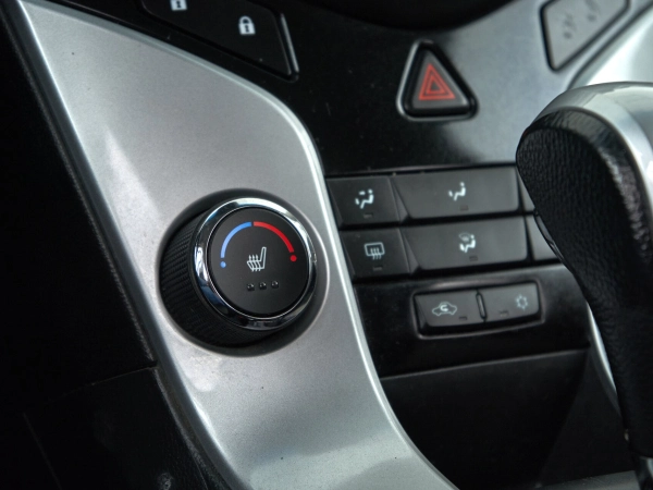 Chevrolet Cruze, I Рестайлинг фото №17
