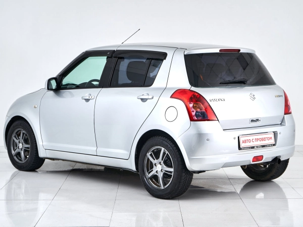 Suzuki Swift, III фото №4