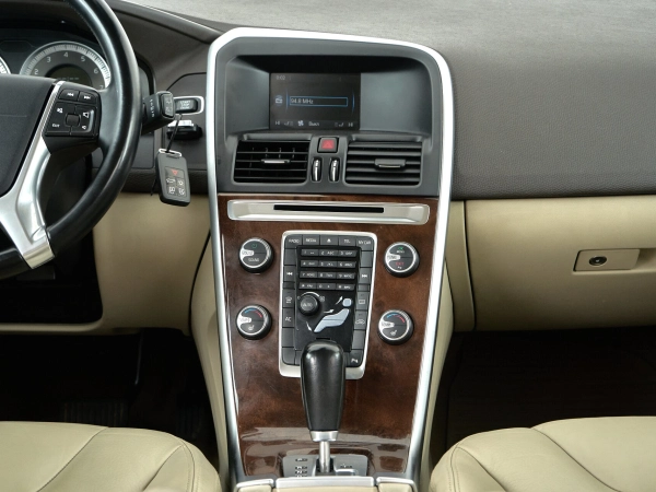 Volvo XC60, I фото №9