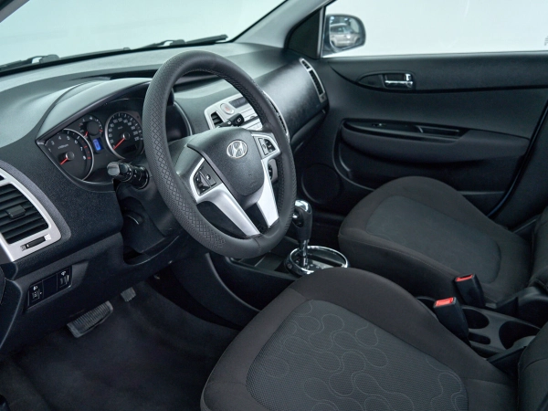Hyundai i20, I фото №13