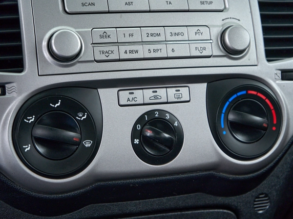 Hyundai i20, I фото №15