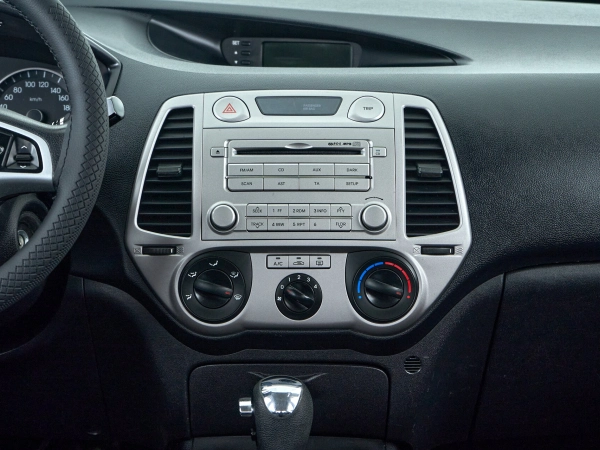 Hyundai i20, I фото №9