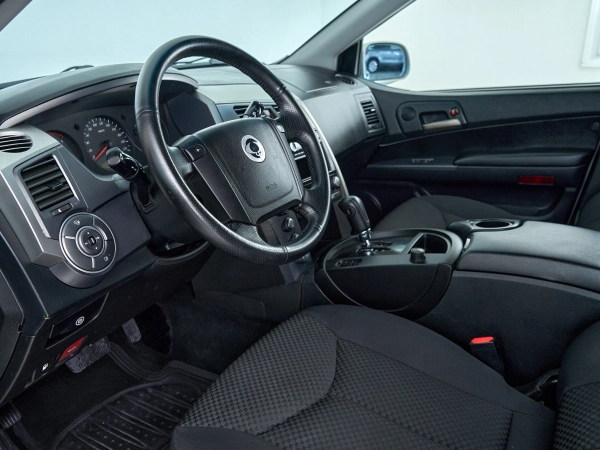 SsangYong Kyron, I Рестайлинг фото №13