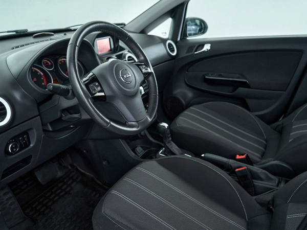 Opel Corsa, D Рестайлинг II фото №13
