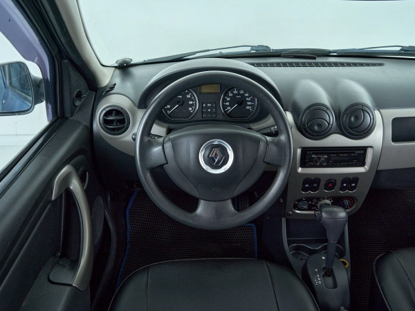 Renault Logan, I Рестайлинг фото №10
