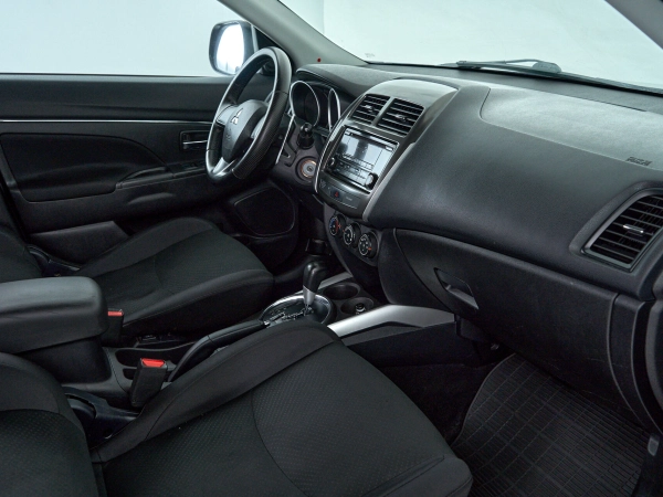 Mitsubishi ASX, I Рестайлинг фото №13