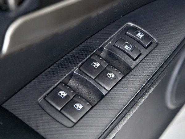 SsangYong Kyron, I Рестайлинг фото №15