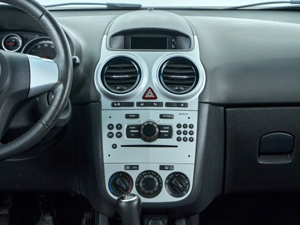 Opel Corsa, D Рестайлинг I фото №9