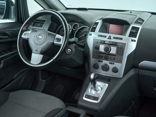 Opel Zafira, B Рестайлинг фото №10