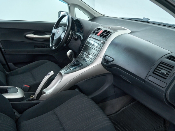 Toyota Auris, I фото №10