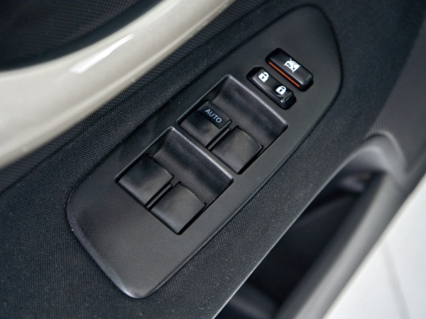 Toyota Auris, I фото №12