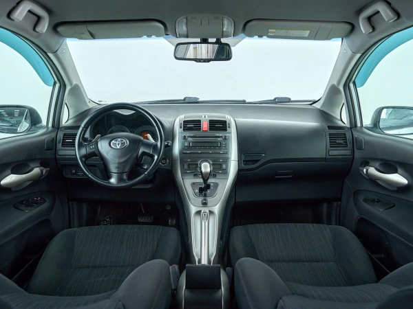 Toyota Auris, I фото №7