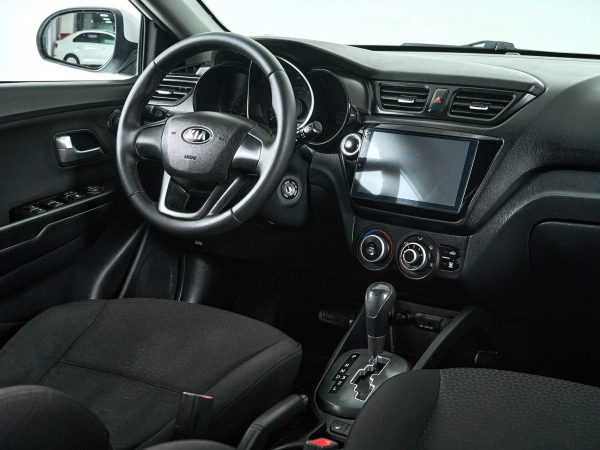 Kia Rio, III фото №11