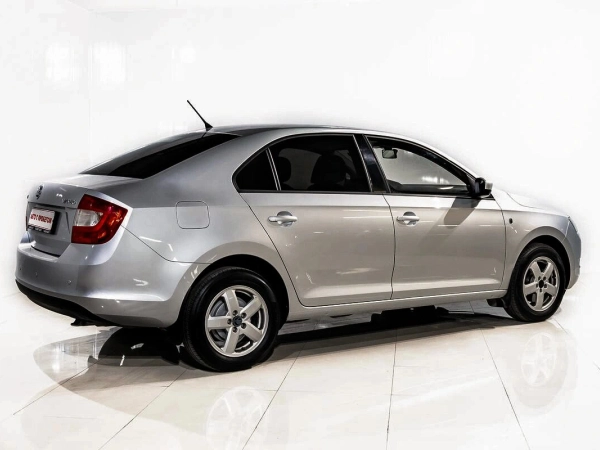 Skoda Rapid, I фото №2