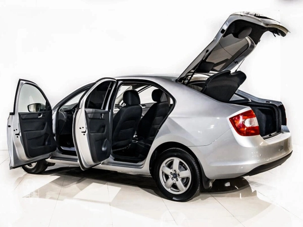 Skoda Rapid, I фото №5
