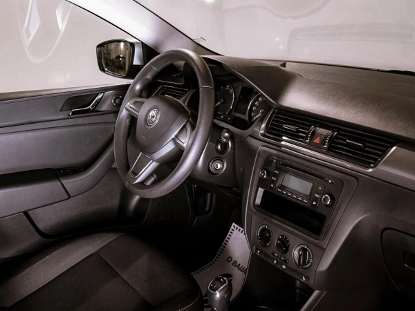 Skoda Rapid, I фото №7