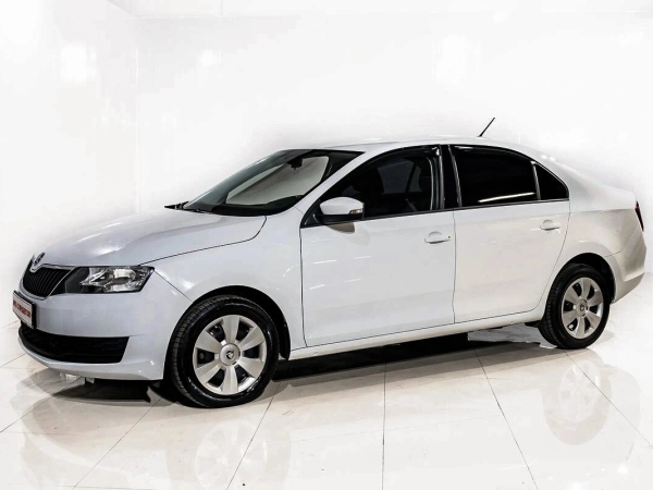 Skoda Rapid, I Рестайлинг фото №1